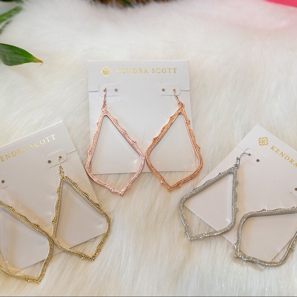 KENDRA SCOTT SOPHEE Gold EARRINGS - Picture 4 of 4